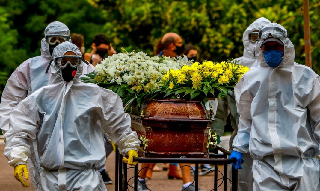 În România au fost raportate peste 3.000 de decese asociate COVID-19, în ultima săptămână