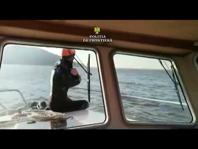 (VIDEO) Salvat din apele fluviului Dunărea de polițiștii de frontieră