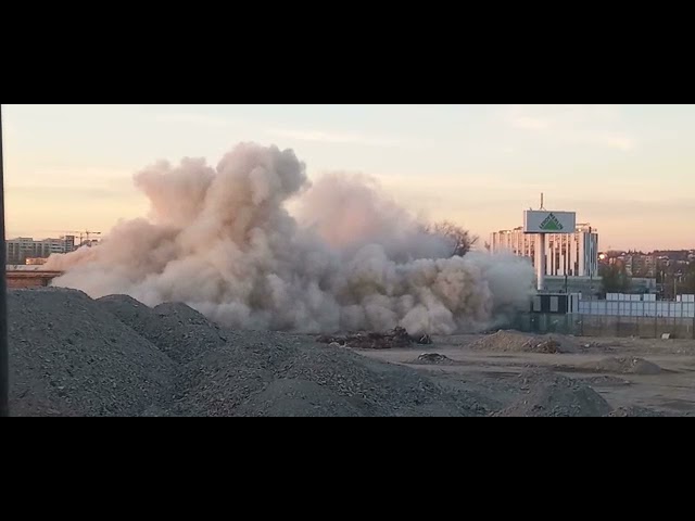(VIDEO) O fostă fabrică din Iași, pusă la pământ prin implozie