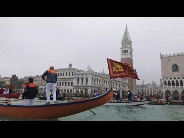 (VIDEO) Gondolierii au protestat pe canalele din Veneția