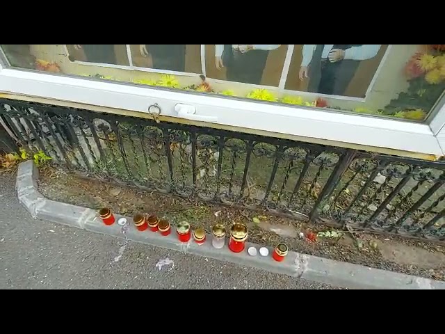 (VIDEO) Trupul neînsufleţit al artistului Petrică Mîţu Stoian, depus la Ansamblul „Maria Tănase“