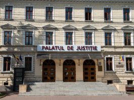 Magistrații de la Tribunalul Suceava se abțin să judece dosarul ”fabricii de permise”