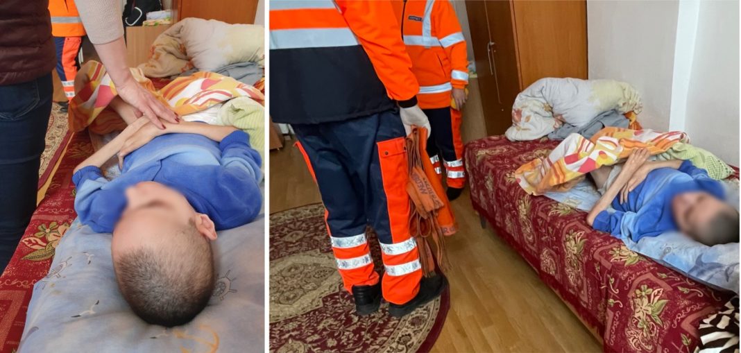 O tânără cu dizabilități, instituționalizată într-un centru din județul Vâlcea, a fost ținută timp de patru luni cu piciorul rupt în centru, fără să fie dusă la spital, acuză CRJ