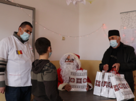 330 de copii din localitățile Stoicănești, Crăciunei, Radomirești, Poiana și Călinești au primit daruri din partea voluntarilor. Copiii s-au bucurat de venirea voluntarilor de la Paraclisul Catedralei Naționale