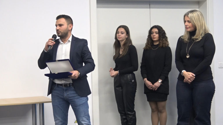 Laureaţii Galei Fotbalului Doljean „Ilie Balaci“ au ridicat plachetele şi au făcut promisiuni (VIDEO)