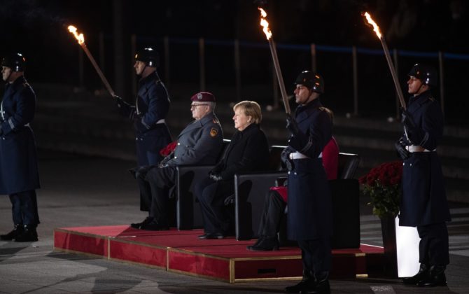 Armata și-a luat rămas bun de la Angela Merkel