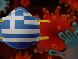 Grecii, obligați să poarte două măști de protecție în autobuz și supermarketuri