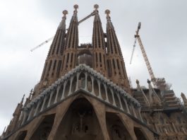 Un nou turn de 138 de metri al bazilicii Sagrada Familia din Barcelona, inaugurat