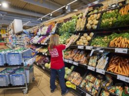 Ungaria obligă hipermarketurile să doneze alimentele care expiră în 48 de ore