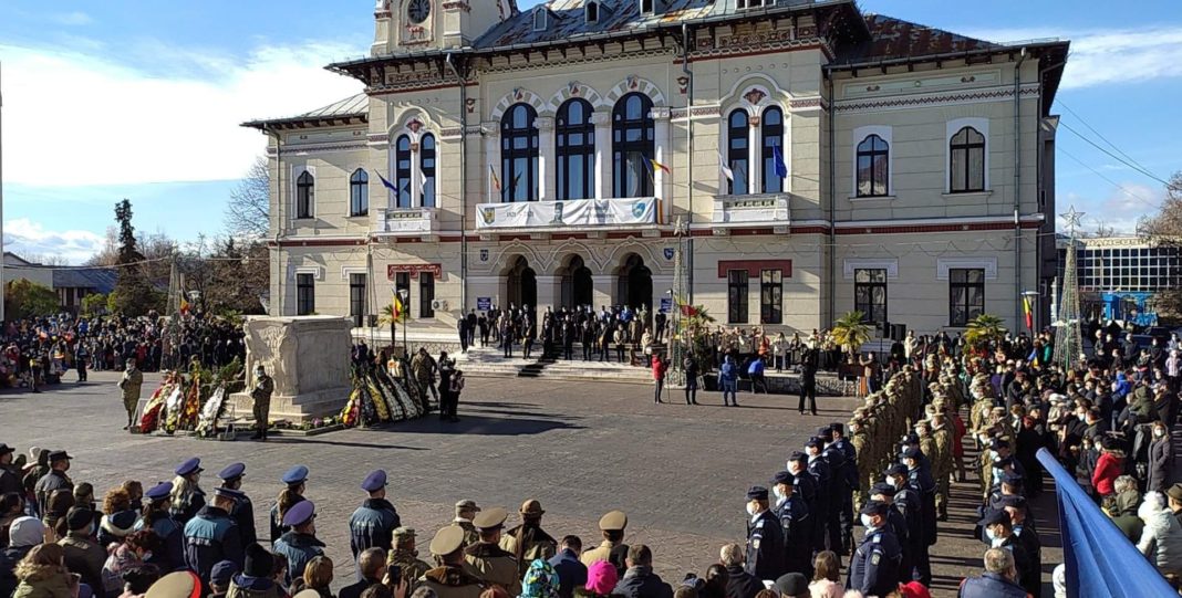 Paradă militară de Ziua Națională la Târgu Jiu