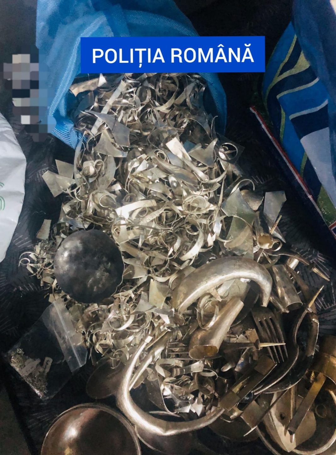 Bărbat din Drăgănești-Olt, reținut pentru contrabandă cu metale prețioase Bărbat din Drăgănești-Olt, reținut pentru contrabandă cu metale prețioase
