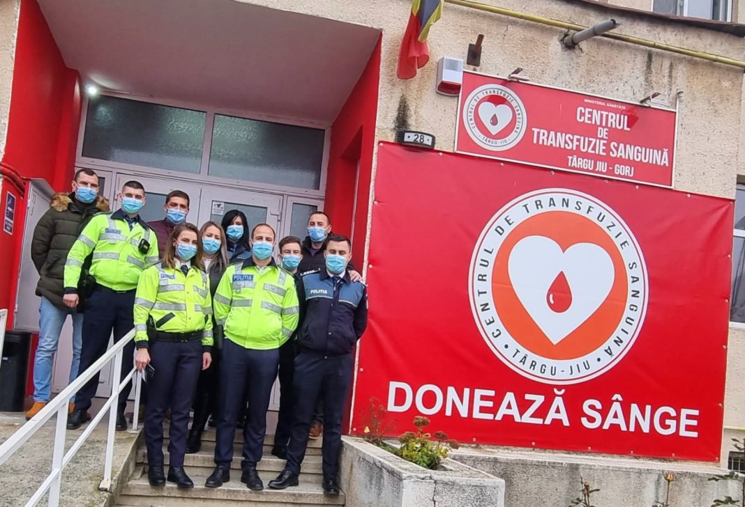 Polițiștii din Turceni au donat sânge