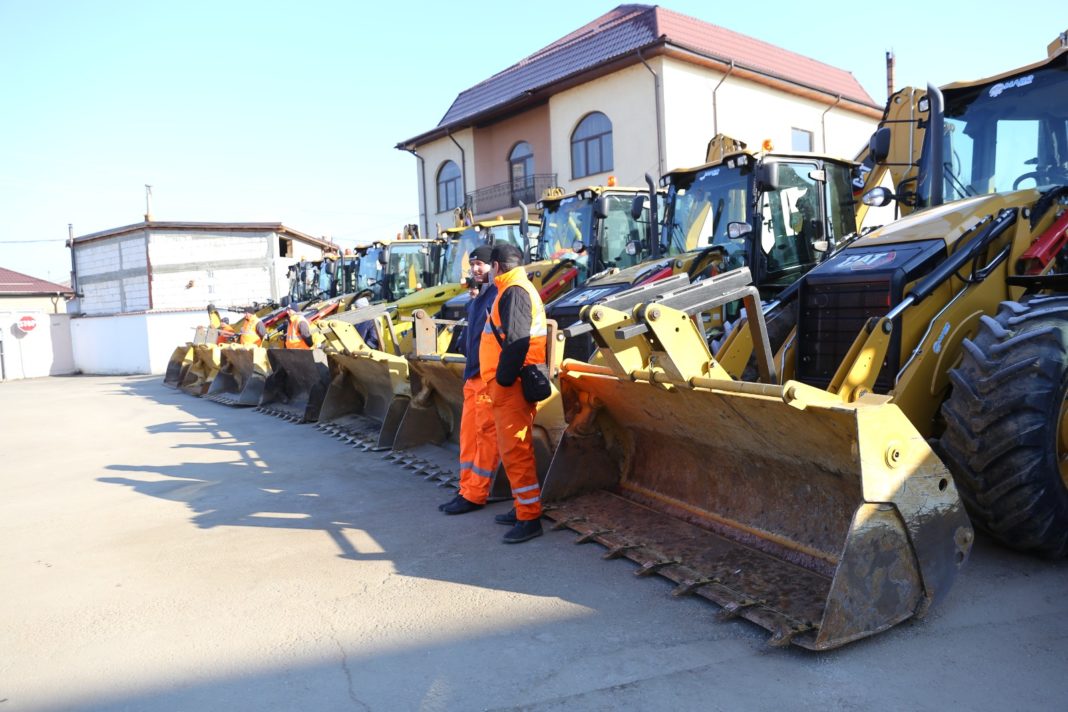 Utilajele de iarnă, pregătite să intervină pe drumurile din Dolj