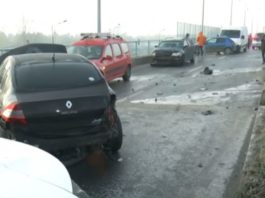 Accident în lanț cu cel puţin 20 de mașini implicate, în București