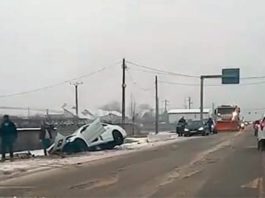 Un bărbat şi un copil de şapte ani, răniţi într-un accident rutier la Cârbești