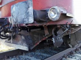 Incendiu la locomotiva unui tren staţionat