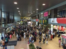 Pe Aeroportul Internațional „Henri Coandă” București, în intervalul 11-18 august 2022, un număr de 839 zboruri (aterizări și decolări) au înregistrat întârzieri mai mari de 30 minute