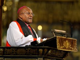 A murit arhiepiscopul Desmond Tutu