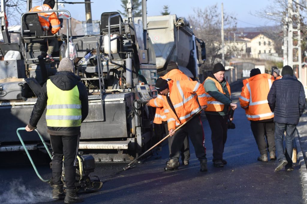 Trei străzi din Craiova intră la asfaltarer