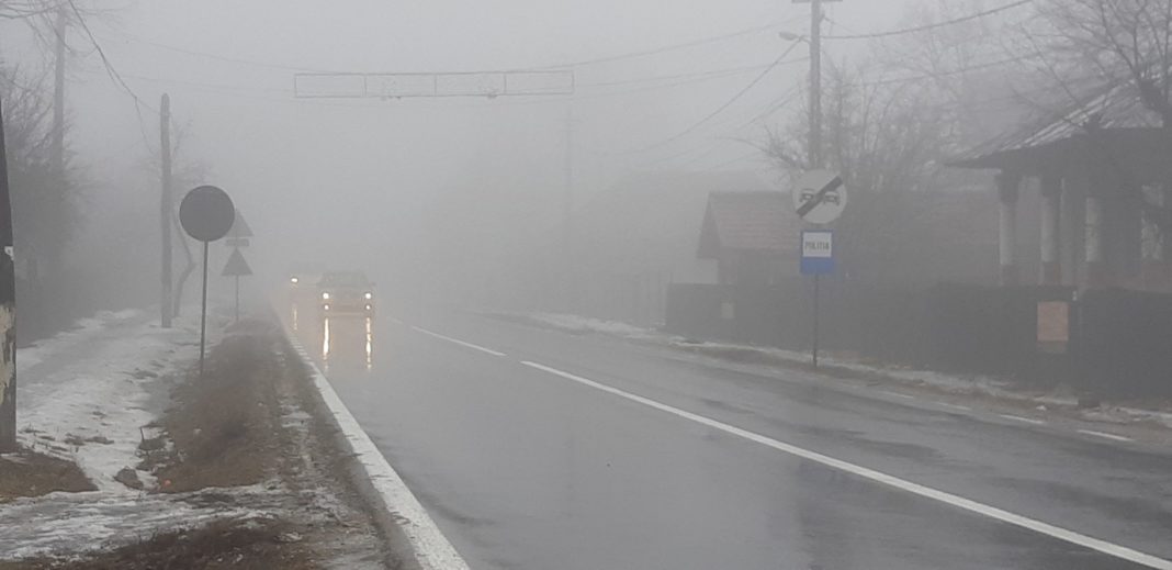 Situația drumurilor din țară. Vezi unde se circulă în condiții de iarnă și unde este ceață.