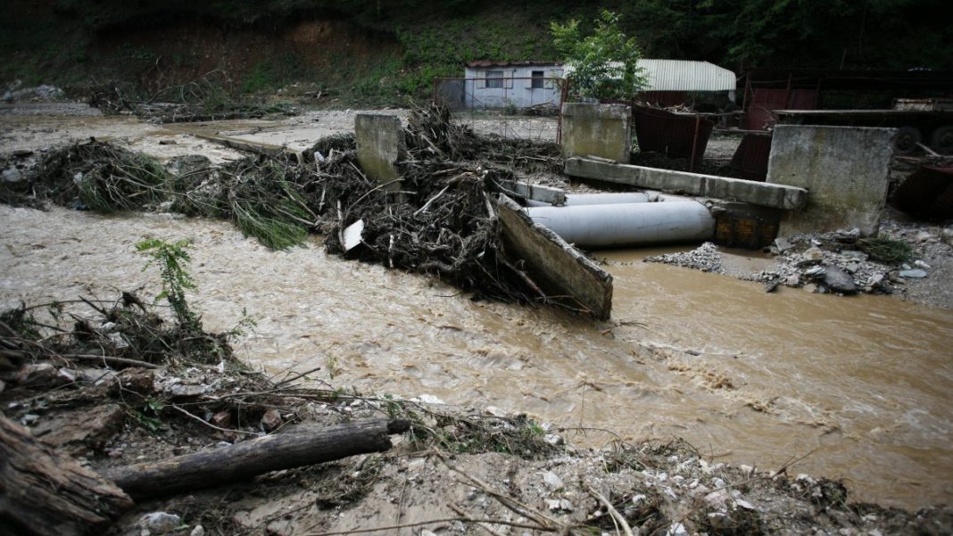 Avertizări Cod roșu de inundații în județele Alba și Caraș-Severin