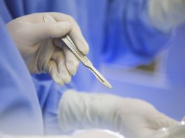 Doctoriță din Austria, amendată pentru că a amputat unui pacient piciorul greșit