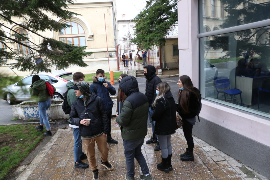 S-a mărit numărul burselor şcolare la Craiova