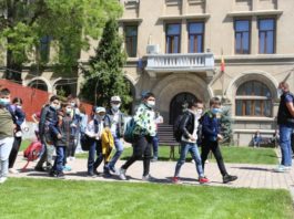 Record de bursieri în Craiova: Peste 12.000 de elevi primesc burse şcolare