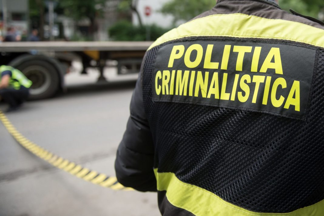 Polițiștii continuă cercetările în acest caz