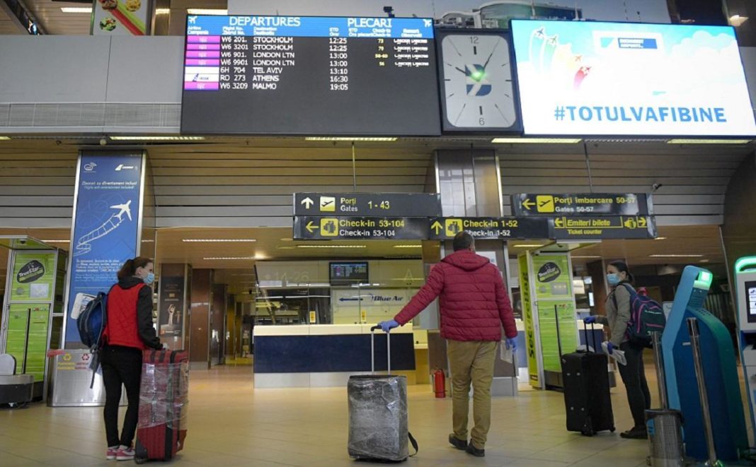 În intervalul 4 august – 10 august 2022, pe Aeroportul „Henri Coandă”, un număr de 744 zboruri (aterizări și decolări) au înregistrat întârzieri mai mari de 30 minute