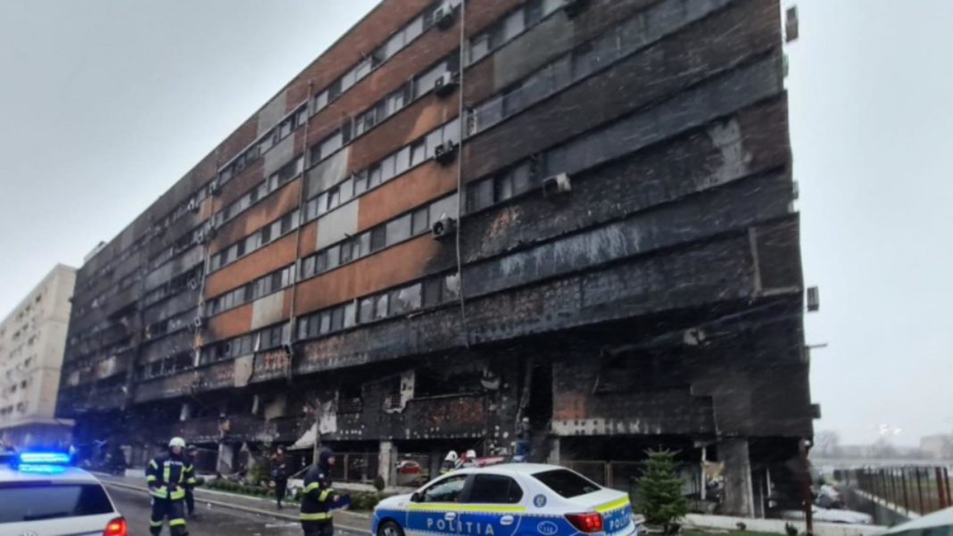 Adolescentul acuzat că a incendiat blocul din Constanţa, mutat în arest la domiciliu