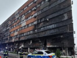 Adolescentul acuzat că a incendiat blocul din Constanţa, mutat în arest la domiciliu