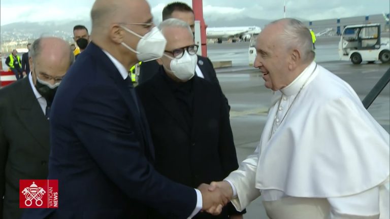 (VIDEO) Papa Francisc a ajuns la Atena