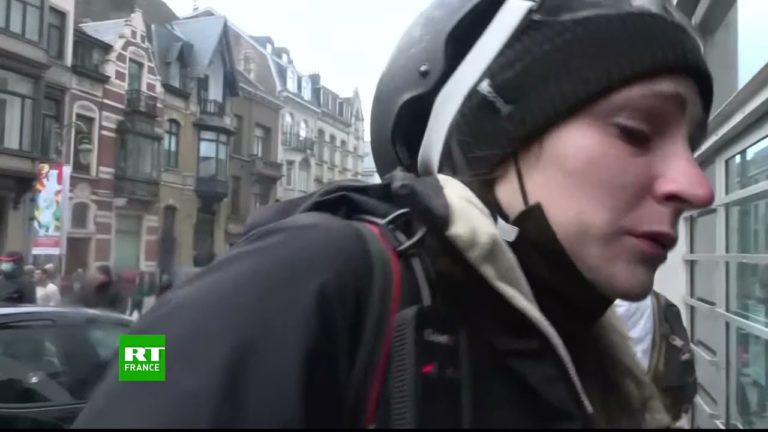 (VIDEO) Mii de belgieni au manifestat împotriva certificatelor verzi