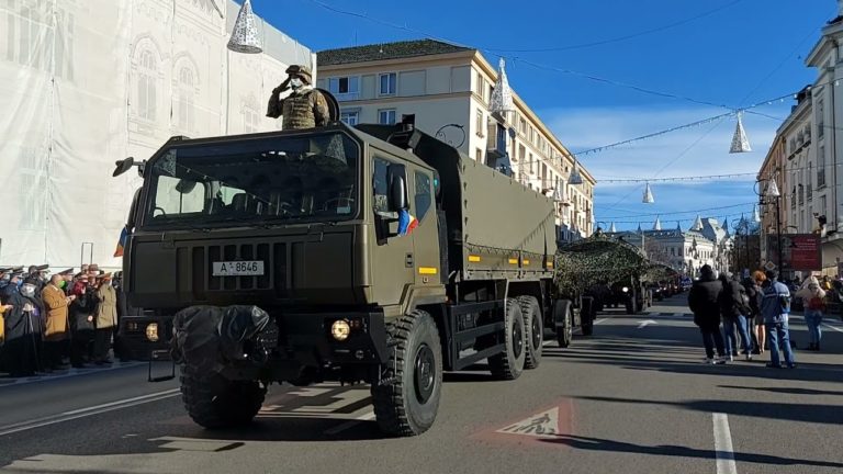 (Galerie foto) Paradă militară de Ziua Națională, la Craiova