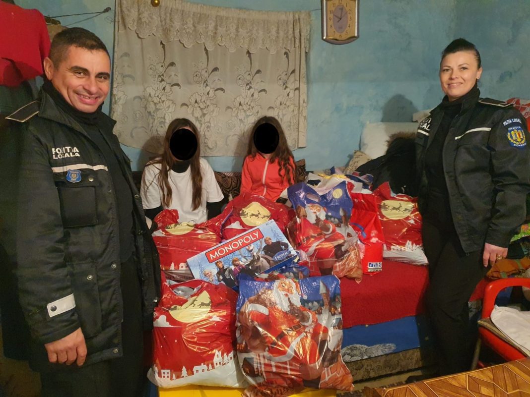 Poliţia Locală a adus bucuria Crăciunului în sufletul unor copii orfani