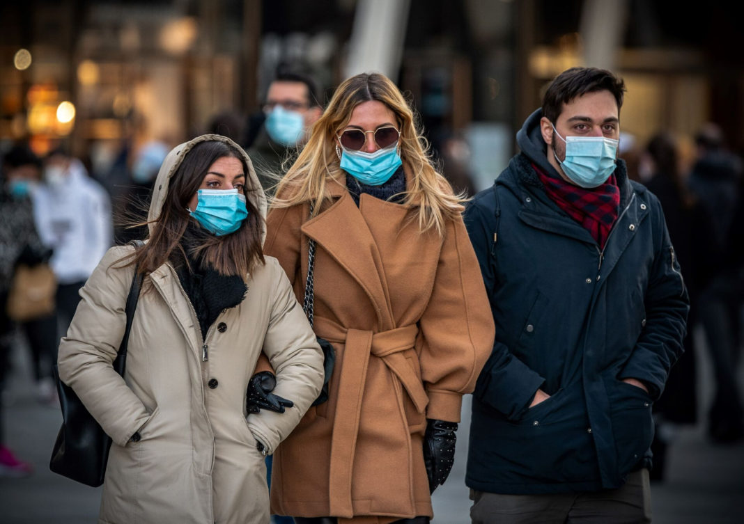 Epidemiolog: E doar o chestiune de timp până când se va ajunge la transmiterea comunitară a variantei Omicron