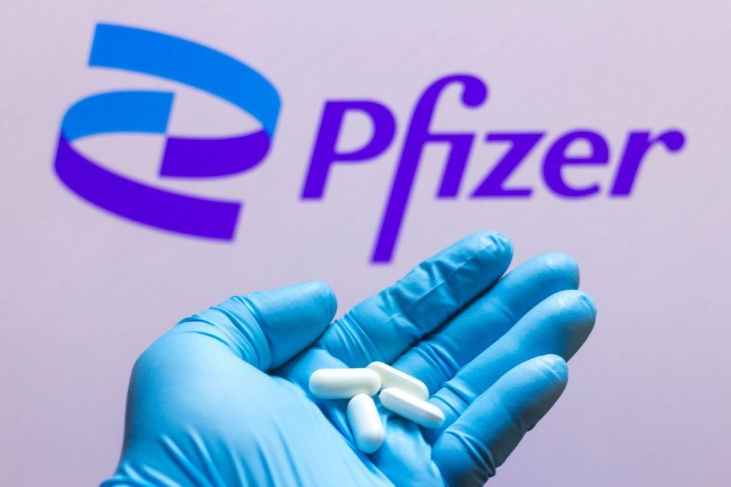 EMA a aprobat folosirea, în caz de urgenţă, a pastilei împotriva COVID-19 de la Pfizer