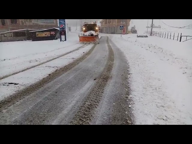 (VIDEO) Gorj: Strat de zăpadă de 20 de centimetri la Rânca