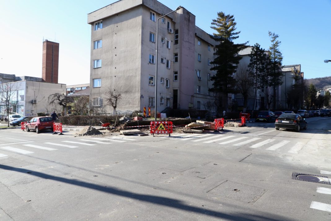 Prin realizarea acestor lucrări se vor reduce ambuteiajele înregistrate mai ales la orele dimineţii şi cele ale amiezii