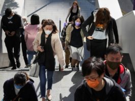 Hong Kongul interzice intrarea pasagerilor din opt ţări