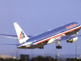 Un avion care zbura de la Miami la Londra a făcut drum întors pentru că o pasageră a refuzat să poarte mască