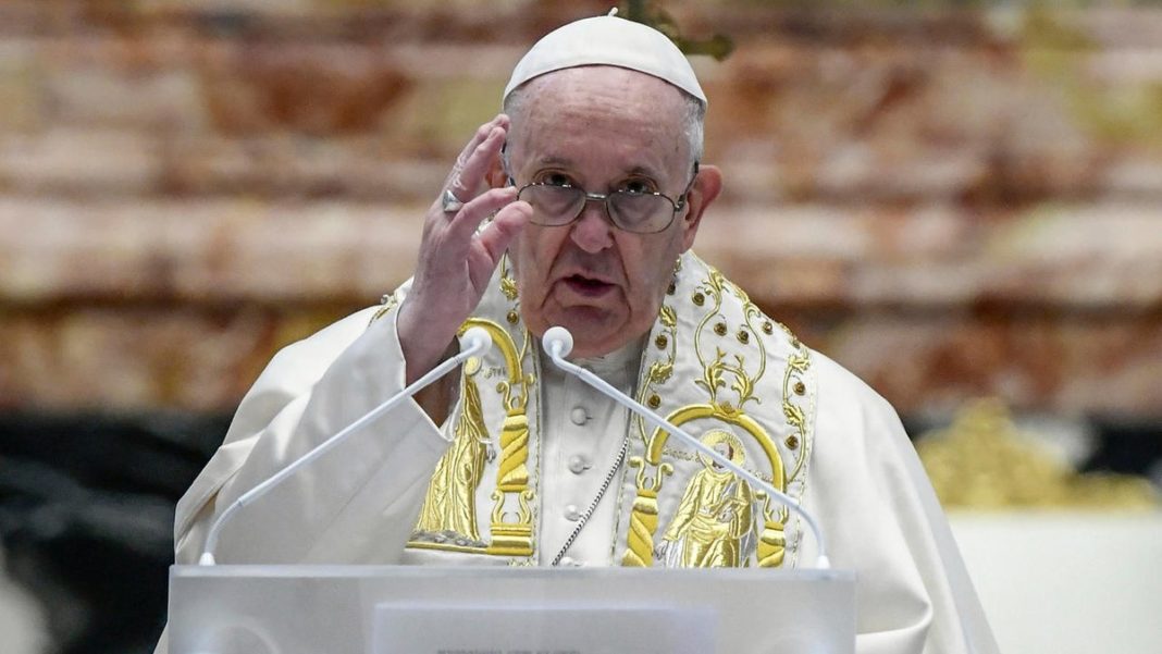 Papa Francisc spune că răspândirea de știri false legate de vaccinurile anti-Covid încalcă drepturile omului