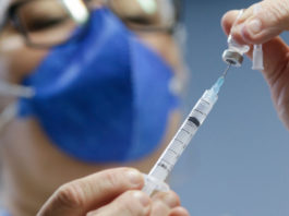 Israel a aprobat administrarea dozei 4 a vaccinului anti-Covid