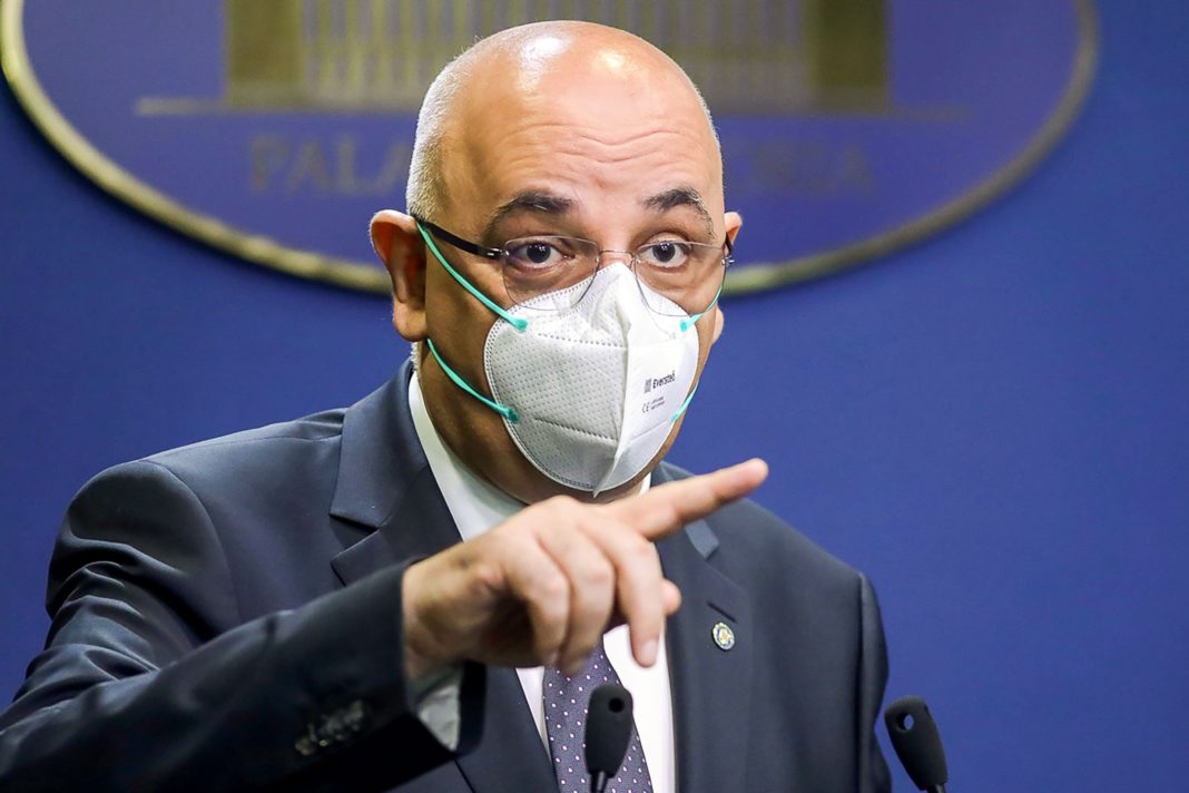 Raed Arafat: Soluţia pentru a evita îmbolnăvirea gravă rămâne vaccinarea anti-COVID