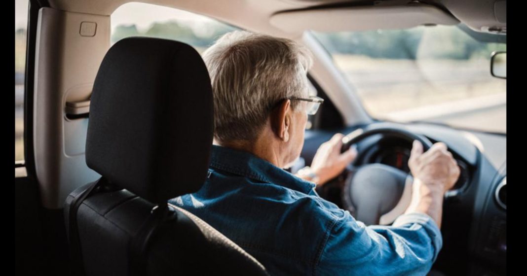 Ce măsuri de siguranță trebuie să ia vârstnicii care conduc