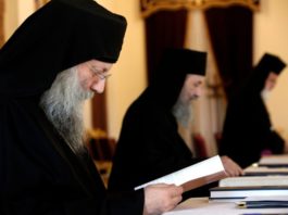 12 preoţi ortodocși din Cipru vor fi suspendați dacă nu se vaccinează