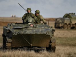 Rusia face exerciții cu tancuri la granița cu Ucraina