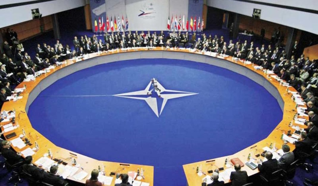 Concluziile reuniunii NATO: Orice ţară are dreptul de a-şi decide alianţele