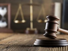 Gorj: Doi bărbați, trimiși în judecată după ce a furat bani de pe cardul unui bătrân